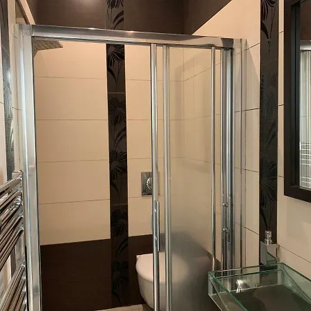Attractive 2 Bedrooms City Center Apartment